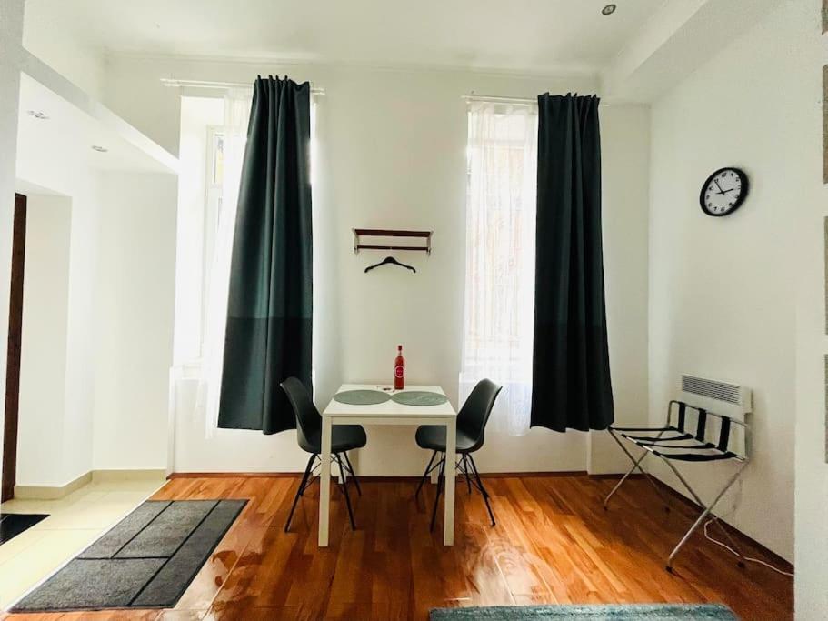 Kazy8 New Life Apartment Budapest Esterno foto
